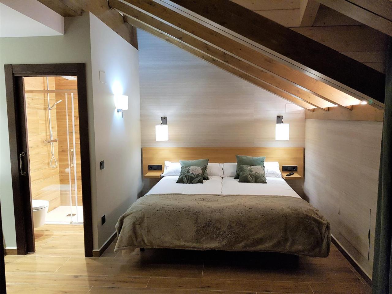 Pensjonat Casa Perez Yebra de Basa Zewnętrze zdjęcie
